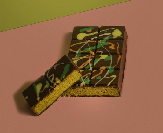Pistachio kunafa dark chocolate {80 GRAMS}